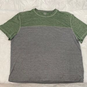 G.H. Bass & Co. Two-Tone Green and Gray Short Sleeve Crewneck Tee